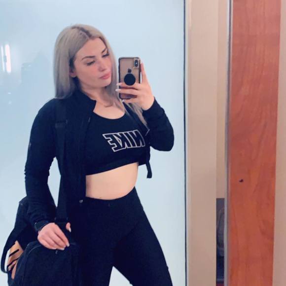 Meet the Posher Other - Meet your Posher, Daisy